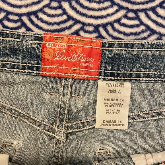Levi Strauss denim shorts - Picture 2 of 3